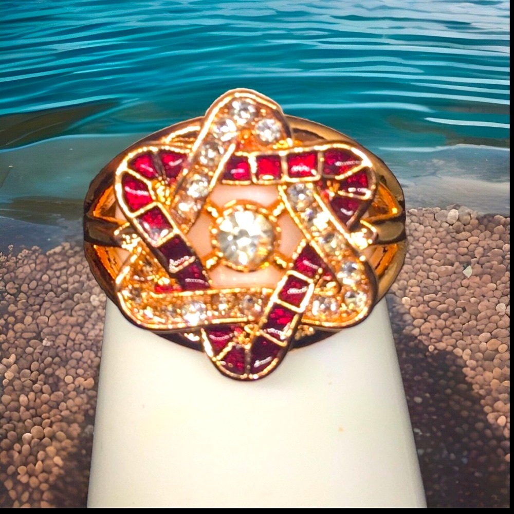 Rose Gold Celtic knot 6 Pt Star W/Red & White Sapphire W/Crystal in Center Ring